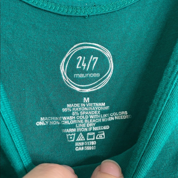 Maurices Vibrant Teal Tee - Picture 2 of 4